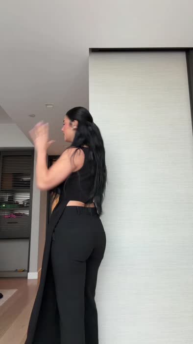 Charli D'Amelio Leggy Tiktok - Charli Damelio Nude Videos Archive